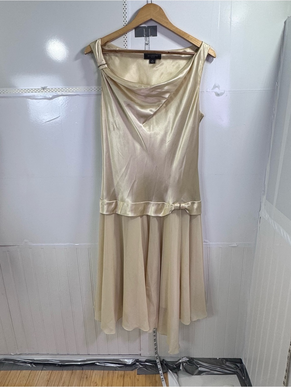 Vintage Liz Claiborne Ivory Satin Drop Waist Midi Dress – Size 12 - Picture 6 of 10